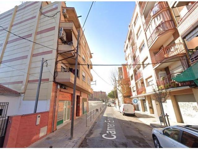 Se vende piso OKUPADO en Calle Emigrant De L Nº 7 Hospitalet de Llobregat L Barcelona