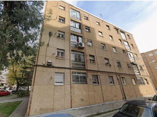 Se vende piso OKUPADO en Calle Encomienda de Palacios 4 en Madrid, Madrid