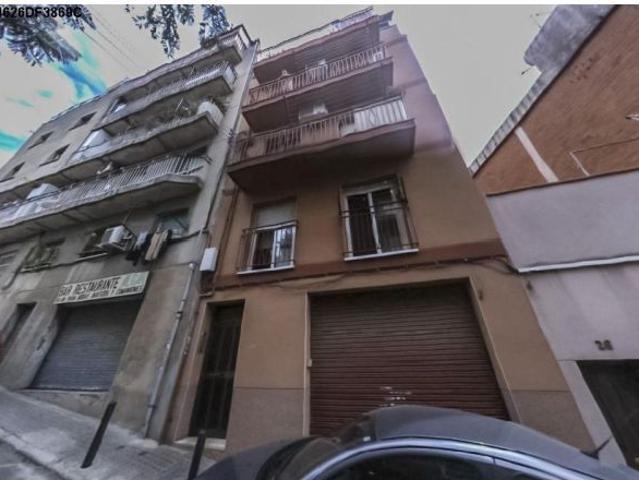Se vende Piso OKUPADO en Calle Pallaresa 28 de Badalona, Barcelona