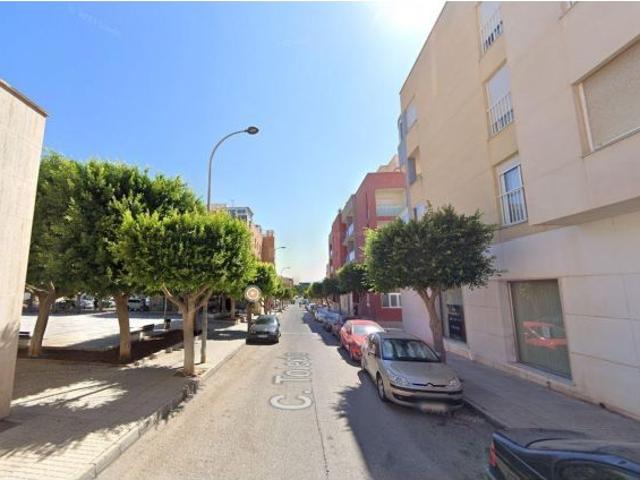 Se vende Piso OKUPADO en Calle Toledo 126 de Ejido, Almería