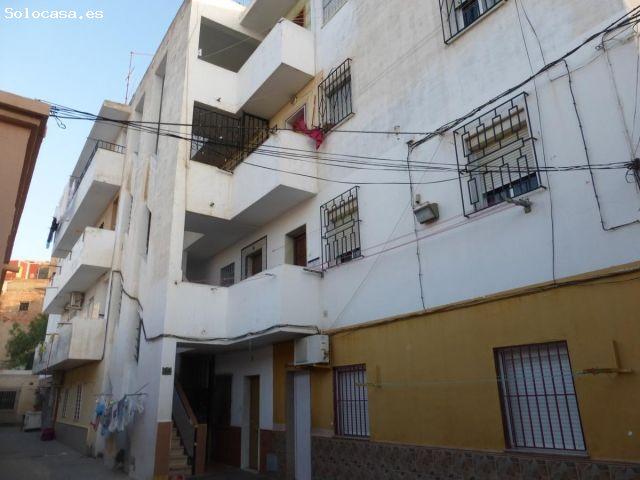 Se vende Piso OKUPADO en CL TRAIÑA 10 Almería, Almería