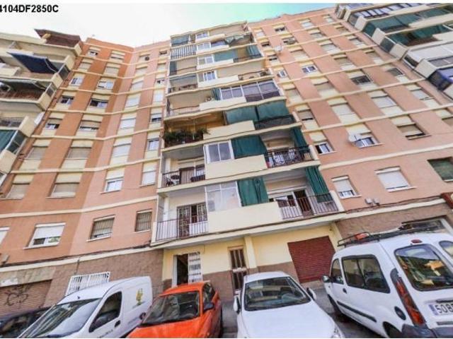 Se vende Piso OKUPADO en Isabel La Catolica 78 Hospitalet de Llobregat L, Barcelona