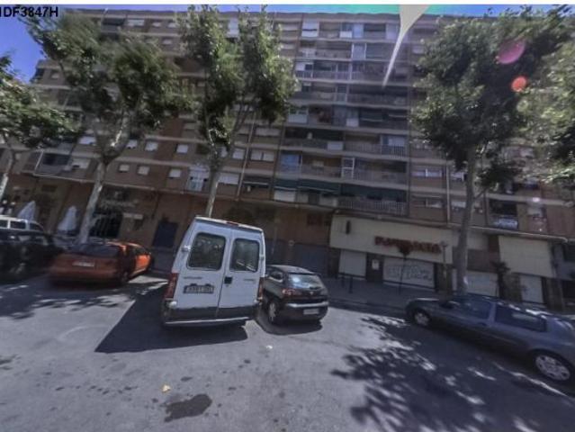 Se vende piso OKUPADO en Marqués de Sant Mori 54 de Badalona, Barcelona