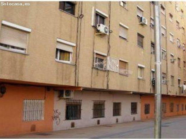 Se vende Piso OKUPADO en Sagrada Familia 55 de Badalona, Barcelona