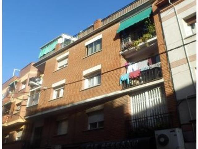 Se vende Piso OKUPADO en Valenti Escalas 28 Santa Coloma de Gramenet, Barcelona