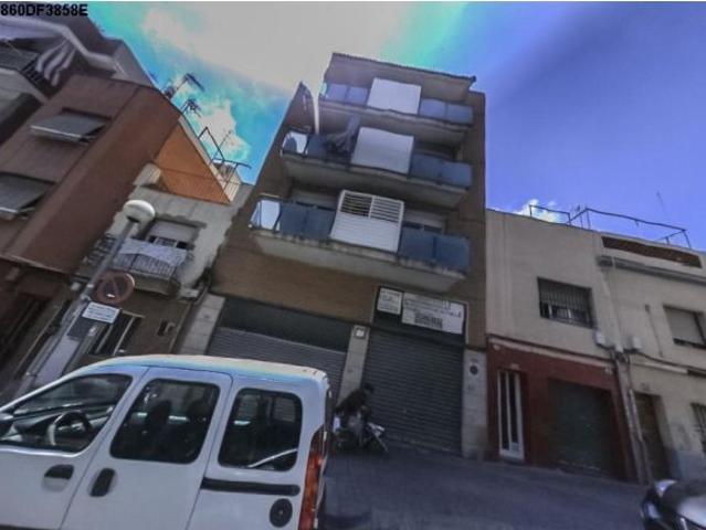 Se vende Piso OKUPADO en Victor Balaguer 34 de Badalona, Barcelona