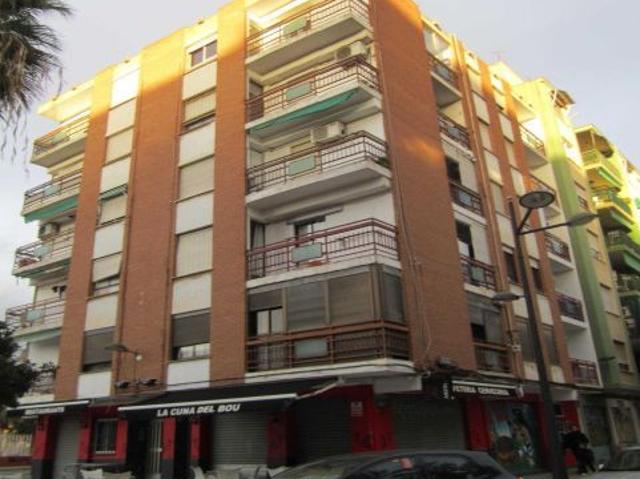 Se vende Piso OKUPADOA en CALLE REUS 00027 Valencia, Valencia/València