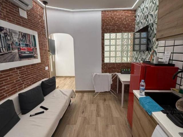 Se vende piso a pie de calle completamente reformado en Valdeacederas