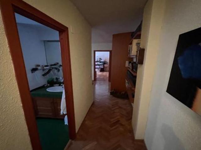 SE VENDE PISO CENTRICO CON PLAZA DE GARAJE