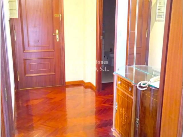 SE VENDE PISO CÉNTRICO EN MUY BUEN ESTADO