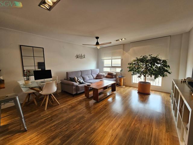 SE VENDE PISO CON GARAJE Y TRASTERO EN EL BARRIO DE SAN ROQUE NOVELDA ALICANTE