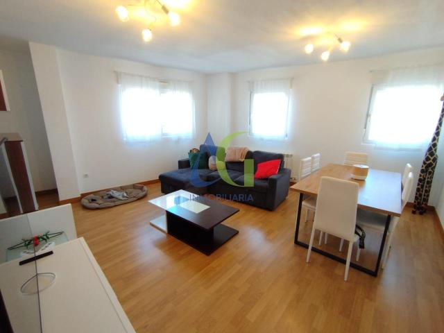 SE VENDE PISO DE DOS HABITACIONES EN VILLAQUILAMBRE. ZONA CASA CULTURA