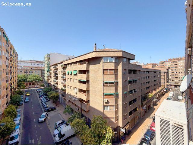 SE VENDE PISO DE TRES DORMITORIOS CON GARAJE EN ZONA ALJAFERÍA ZARAGOZA