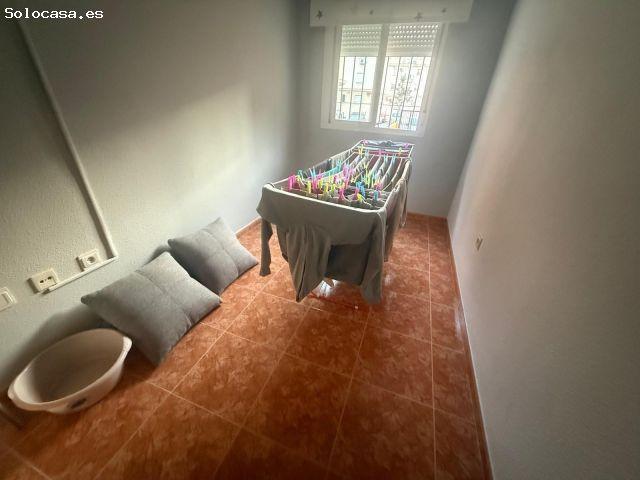 Se vende piso de 3 dormitorios y 2 baños en Villa Inés, con plaza de garaje en residencial con pisci