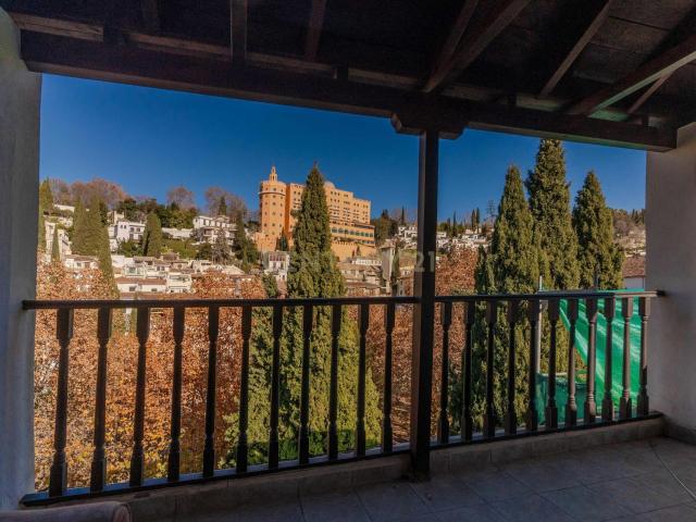 Se vende piso exclusivo en el Campo del Príncipe Realejo