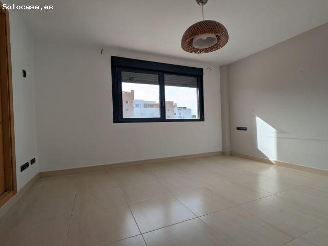 Se vende piso en residencial PUERTA ALCAZABA I con garaje y trastero