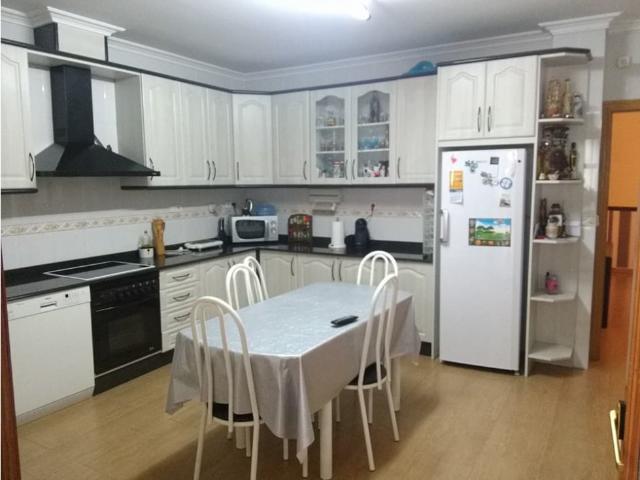 SE VENDE PISO EN VILLARROBLEDO
