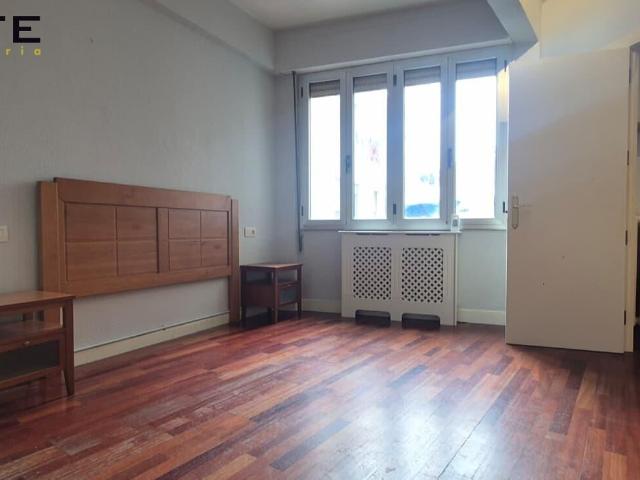 SE VENDE PISO EN ZABALBURU