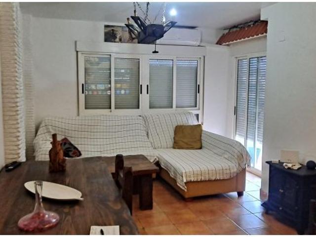 SE VENDE PISO EN ZONA CIUDAD DEPORTIVA CON PLAZA DE GARGAJE!