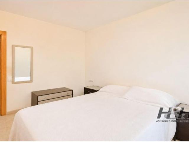 Se vende piso junto Av. Los Naranjos, /H H Asesores, Inmobiliaria en Burjassot/