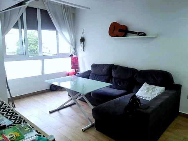 SE VENDE PISO JUNTO A CALLE SAN JACINTO