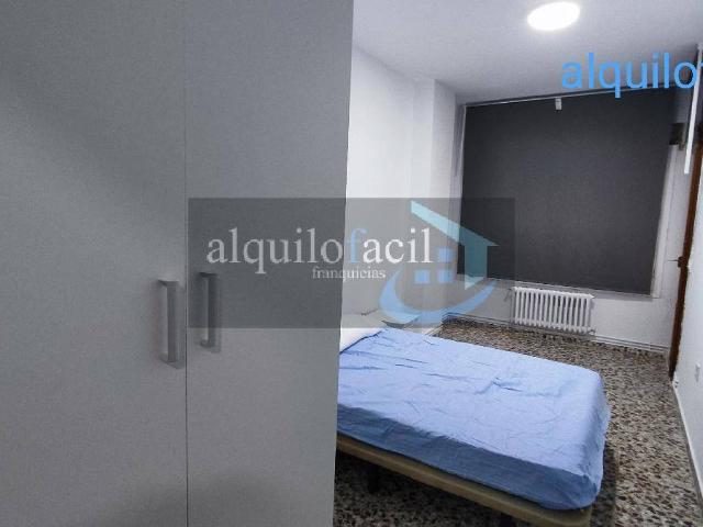 SE VENDE PISO PARA ESTUDIANTES DE 4 HABITACIONES POR 1200 todo incluido | 1.200 €, 110 m²