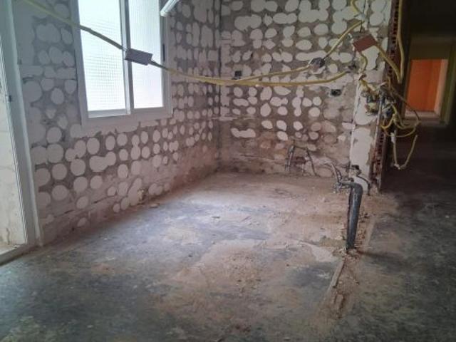 Se vende piso para reformar en centro Rosario