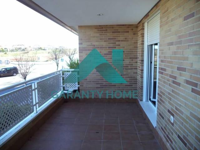 Se vende piso sin amueblar en zona Macondo