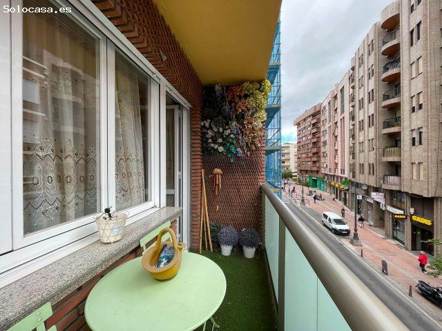 SE VENDE PISO SOLEADO CON TERRAZA EN ZONA ALTA