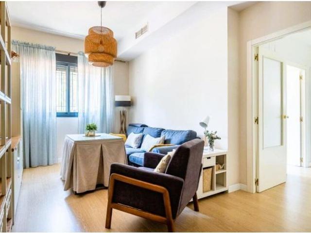 SE VENDE PISO VPO REFORMADO 107 M2 3 HABITACIONES, 2 BAÑOS CON PLAZA DE GARAJE