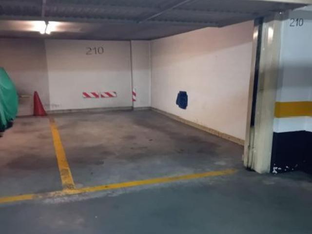 SE VENDE PLAZA DE APARCAMIENTO EMPERADOR V GRANADA