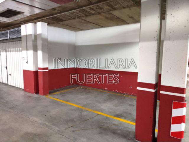 Se vende plaza de aparcamiento en Eras de Renueva/C.C. Espacio León