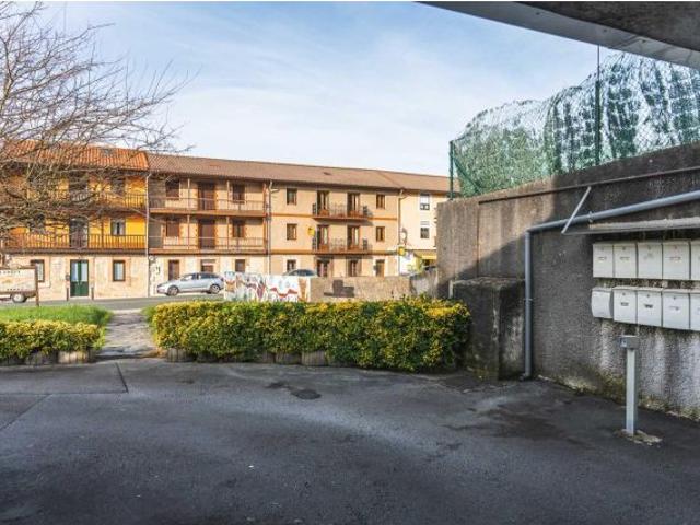 Se vende plaza de garaje doble en Urbanización La Fuentona – San Salvador, Cantabria