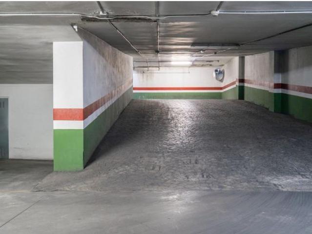Se vende plaza de garaje en Parque Lagos cerca de Carrefour