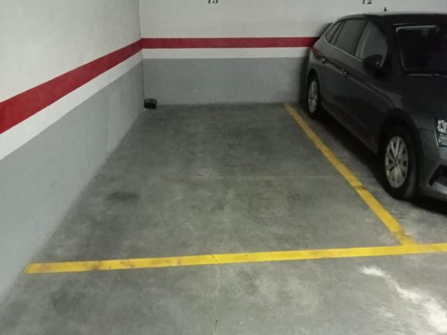 SE VENDE PLAZA DE GARAJE ZONA ALTO DE LOS MOLINOS CORTE INGLES