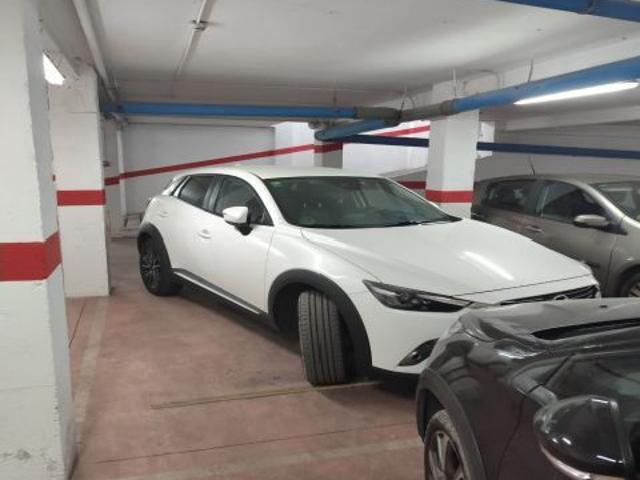 SE VENDE PLAZA DE GARAJE / ZONA CAMPOAMOR / COCHE + MOTO