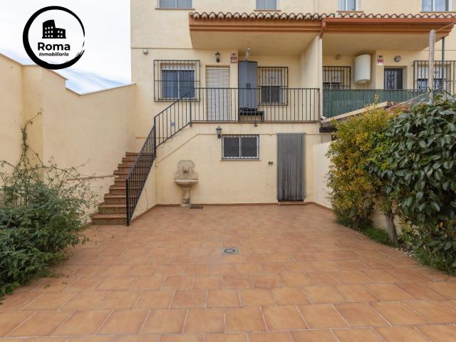 SE VENDE PRECIOSA CASA ADOSADA