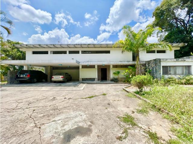 Se Vende Quinta en Valle Arriba de 2070 mts de Terreno JC