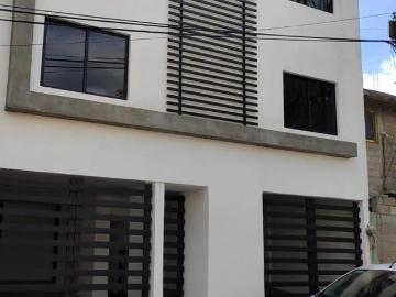 Se vende Residencia en Viveros