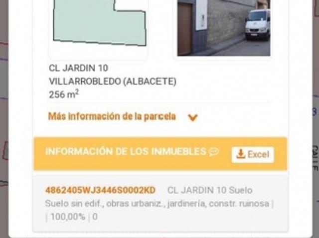 se vende solar en calle jardín