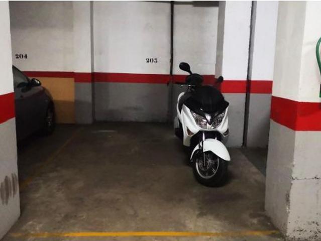 Se venden 2 plazas de garaje de 15 m² cada una