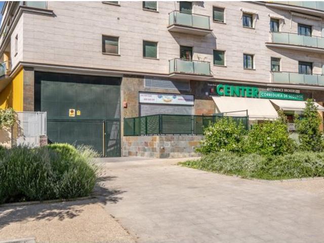 SE VENDEN 2 PLAZAS DE GARAJE. ZONA FORUM. 46.000 EUROS