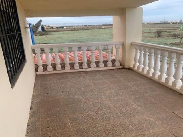 SE VENDEN 30.000M DE TERRENO RUSTICO, CASA Y NAVE EN CTRA DE JAEN