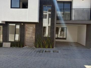 Casa En Venta En Residencial En San Isidro Castillotla