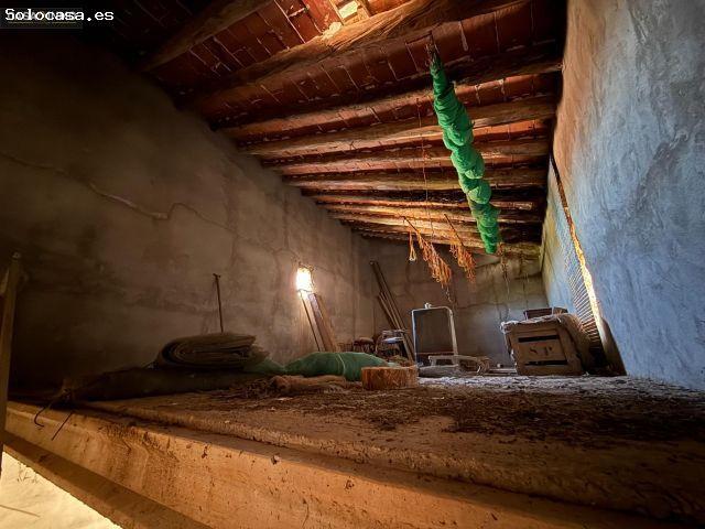 Se venden dos casas para reformar en el pueblo de Salas Bajas en la comarca del Somontano