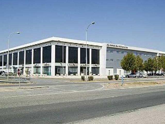 SE VENDEN DOS LOCALES COMERCIALES