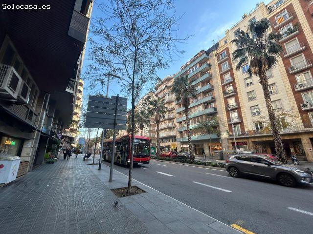 SE VENDEN DOS PLAZAS DE APARCAMIENTO EN BARCELONA, ZONA LA SALUD