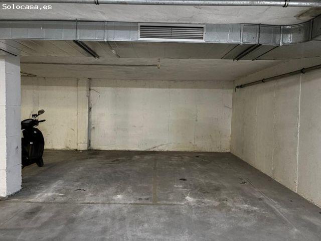 Se venden dos plazas de garaje en C/San Emigdio, zona céntrica y de fácil acceso