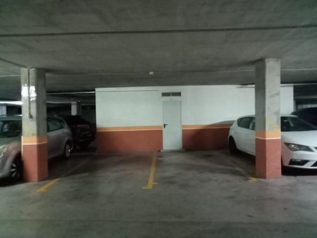 SE VENDEN DOS PLAZAS DE GARAJE JUNTAS EN EL MISMO EDIFICIO 10.500€ C/U