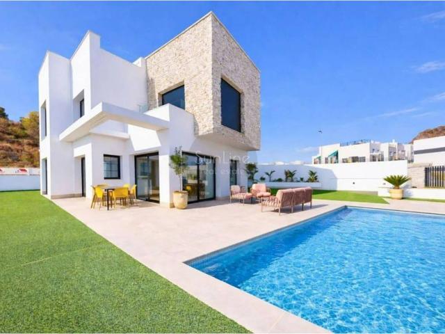 Se venden exclusivas villas modernas de clase premium